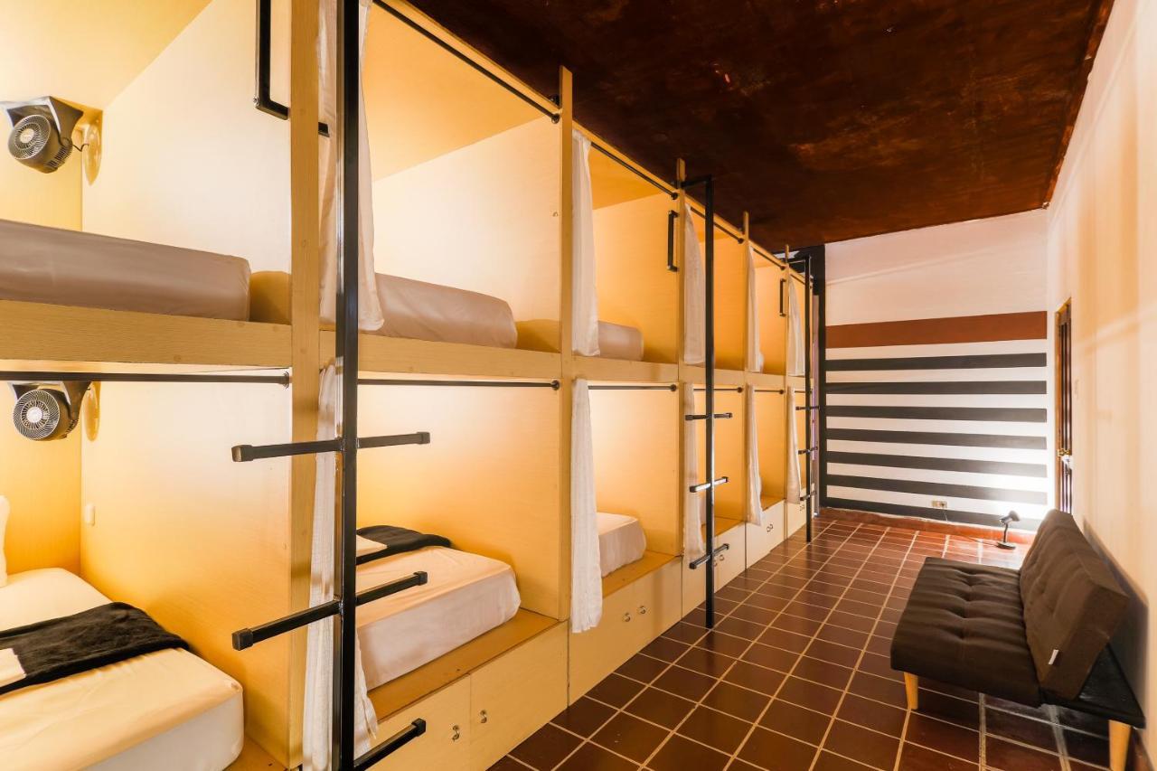 Capsule Hostel Guatemala City Exterior photo