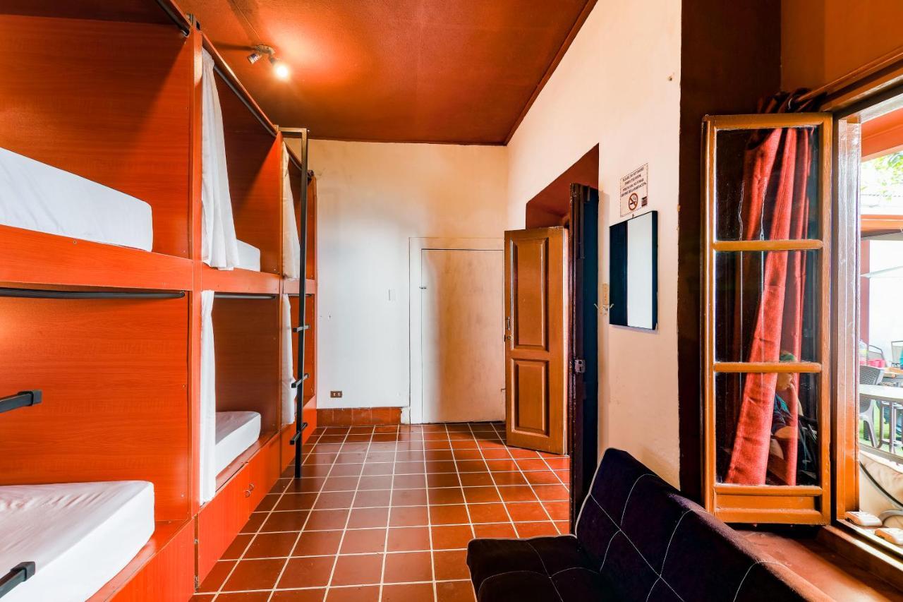 Capsule Hostel Guatemala City Exterior photo