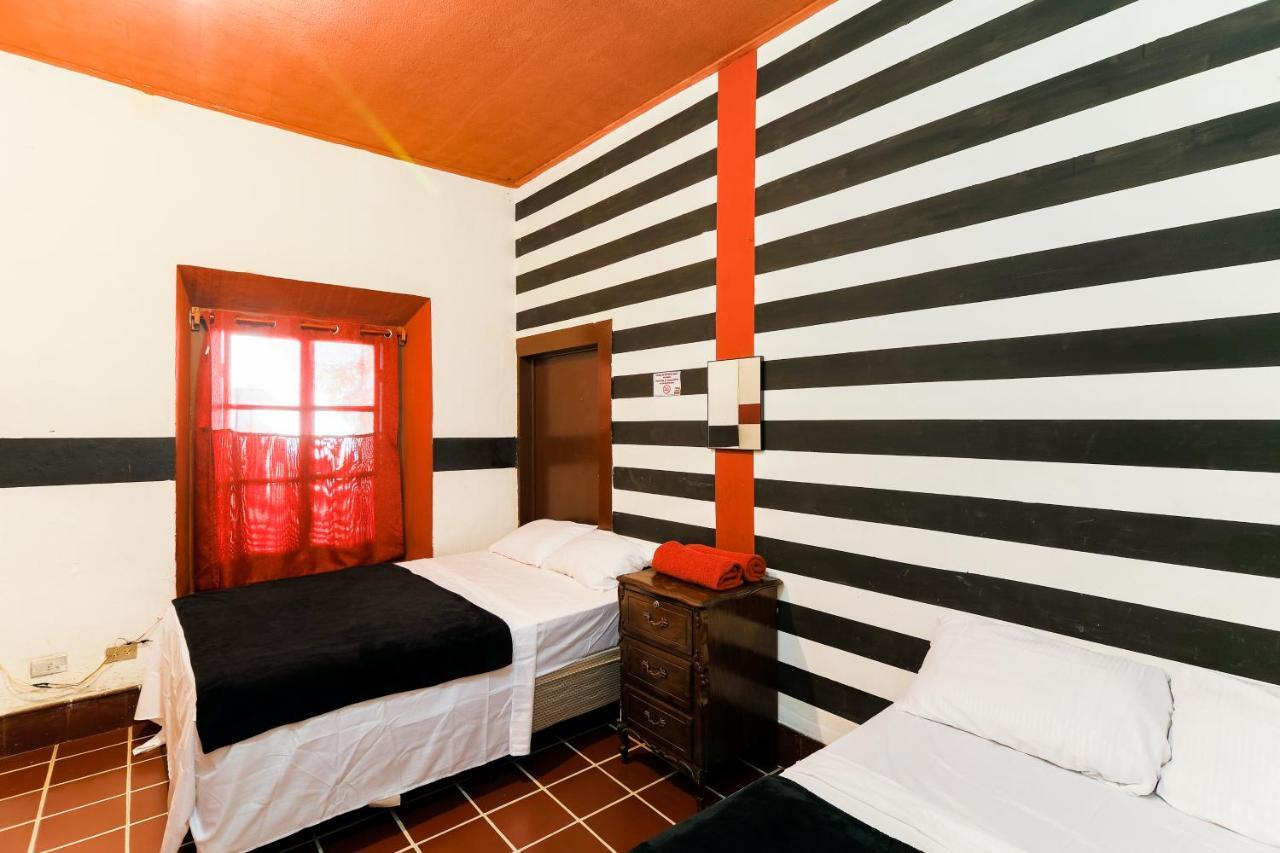 Capsule Hostel Guatemala City Exterior photo